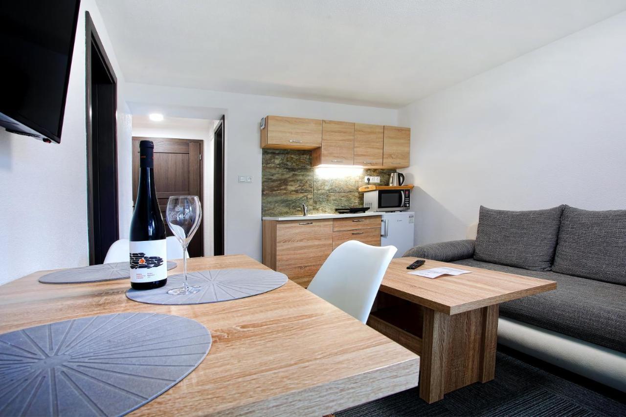 Apartmany Za Rohom ลิฟตอฟสกีมิคูลาช ภายนอก รูปภาพ